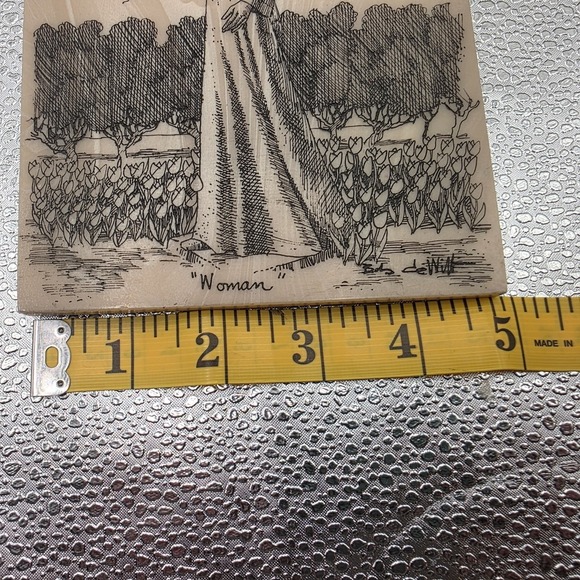 Marble Art Lazer Etching "Women" by Bob DeWitt – Folk Art – 6"x5" – Signed - Picture 6 of 6